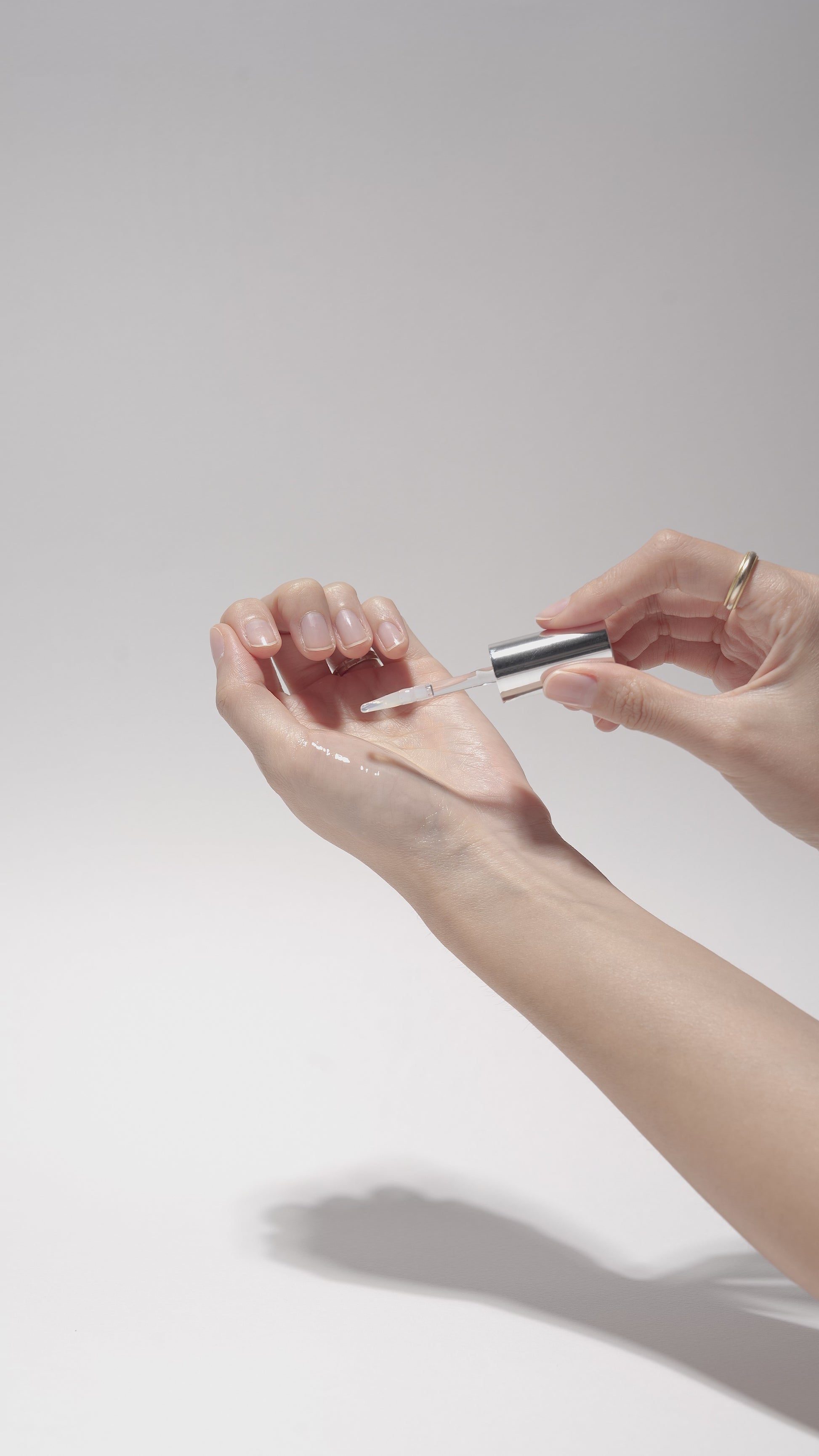 DR.MELAXIN BP SPICULE PLUMPING LIP SHOT MAXI Nawilżający błyszczyk z efektem powiększenia ust 4 ml #6